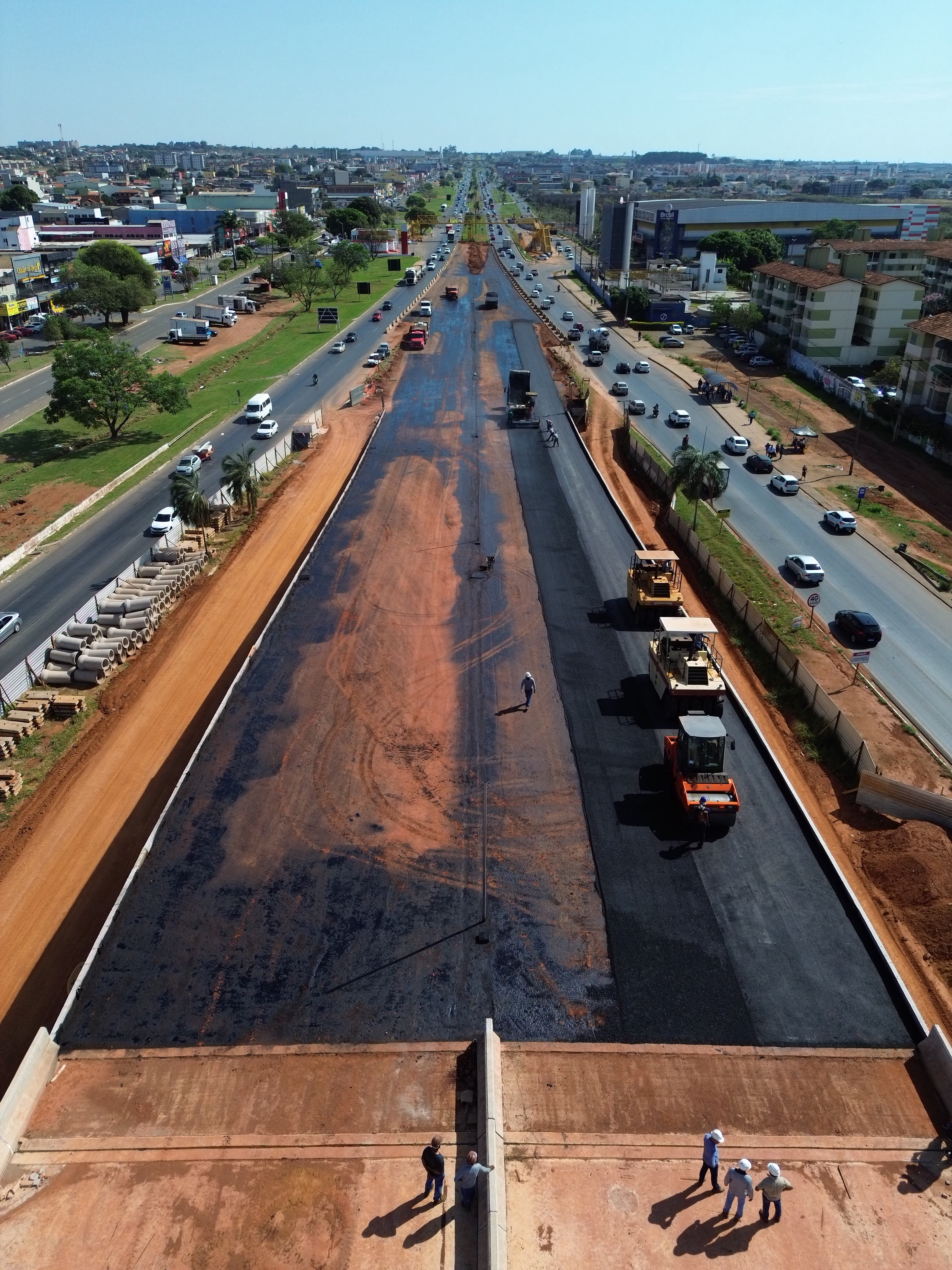 Viaduto de Valparaíso de Goiás entra na fase de pavimentação da pista